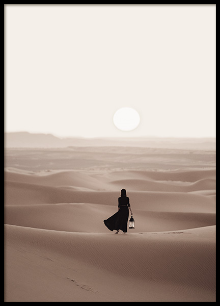 Woman in Desert Poster nel gruppo Poster / Natura presso Desenio AB (12341)