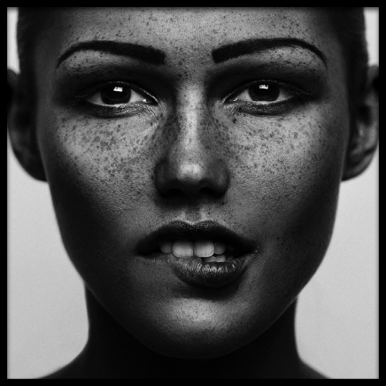 Summer Freckles Poster nel gruppo Poster / Bianco e nero  presso Desenio AB (2530)