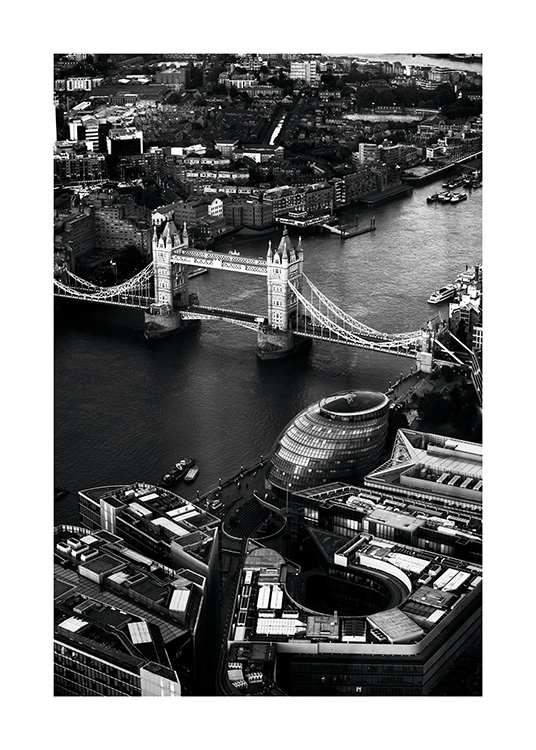 View of Tower Bridge Poster / Fotografia presso Desenio AB (11375)