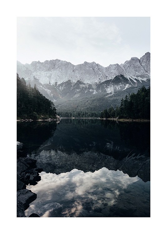 Reflections in Lake Poster / Natura presso Desenio AB (11879)