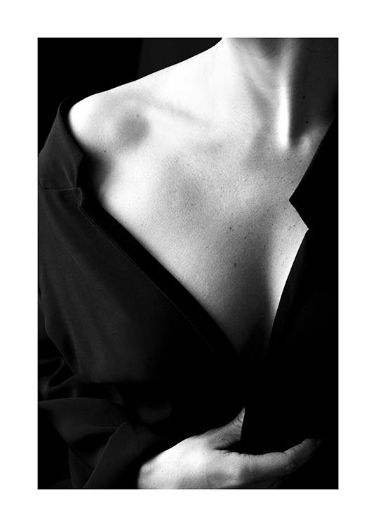 Woman in Black Poster / Bianco e nero  presso Desenio AB (12023)