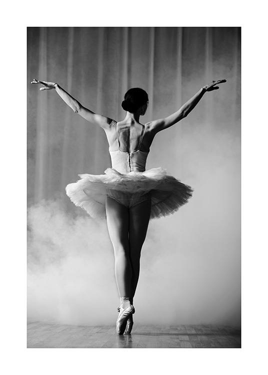 Ballerina in Tutu Poster / Bianco e nero  presso Desenio AB (12290)