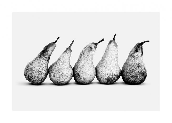  - Fotografia in bianco e nero di cinque pere in fila
