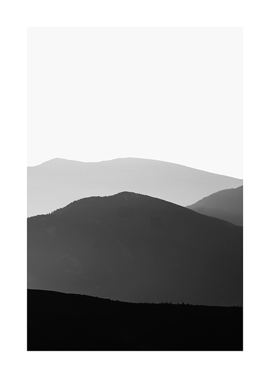  - Fotografia in bianco e nero della catena montuosa dei Carpazi 