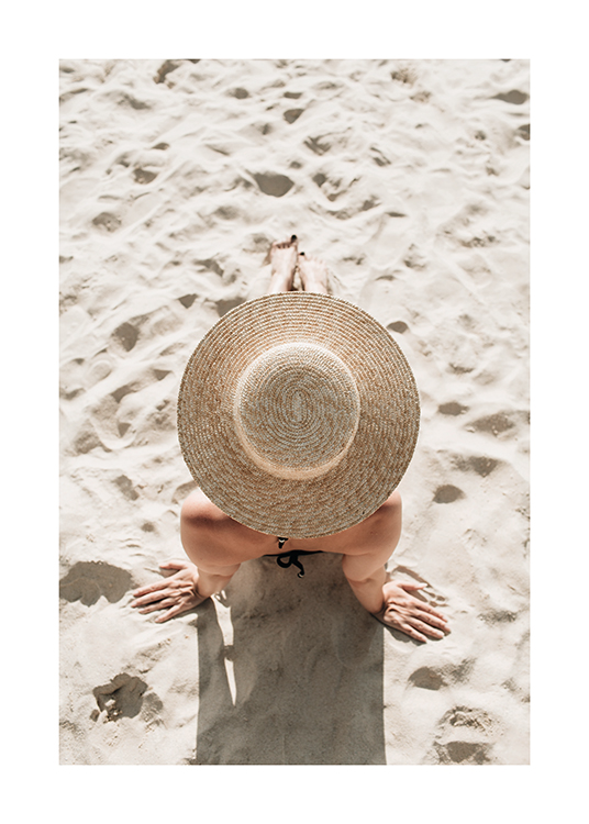 Sun Hat Poster - Donna con cappello da sole - desenio.it