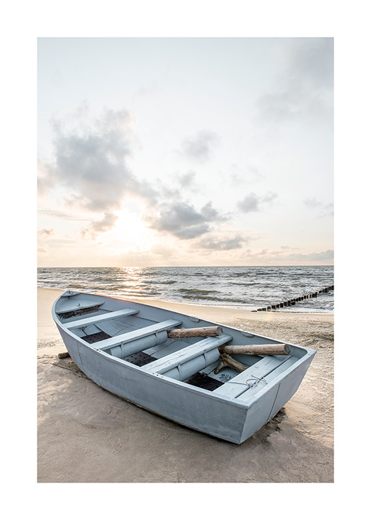 – Fotografia di una barca da pesca sulla spiaggia 