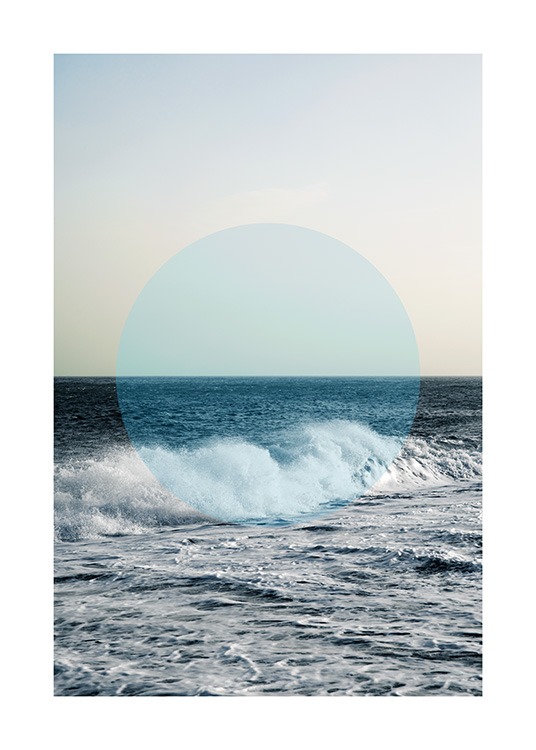  - Fotografia di un oceano con un'onda in primo piano e un cerchio blu al centro