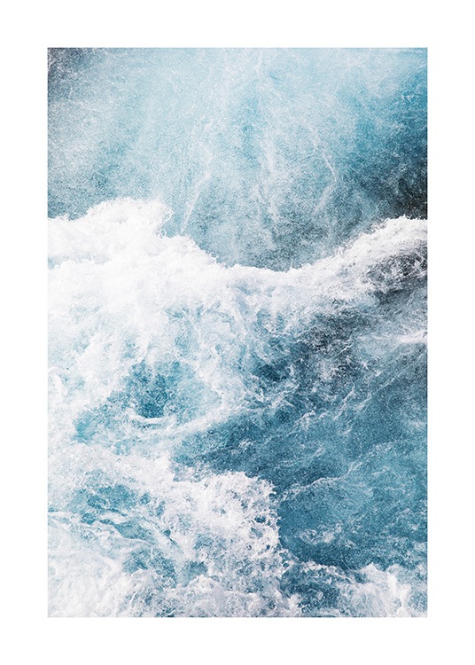  - Fotografia con vista aerea di un oceano blu con schiuma marina