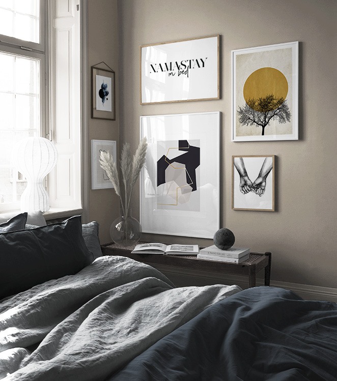 Galleria moderna con poster di tendenza